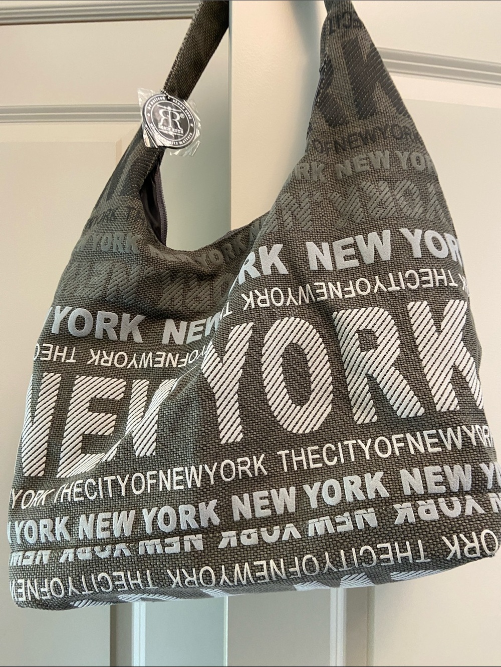 Robin Ruth New York Graphic Hobo Bag - Black & White